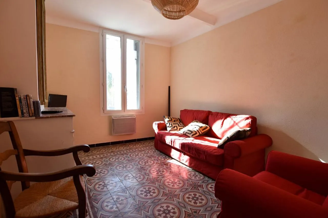 Hébergement de vacances Micoulet - Maison avec parking en ville Arles